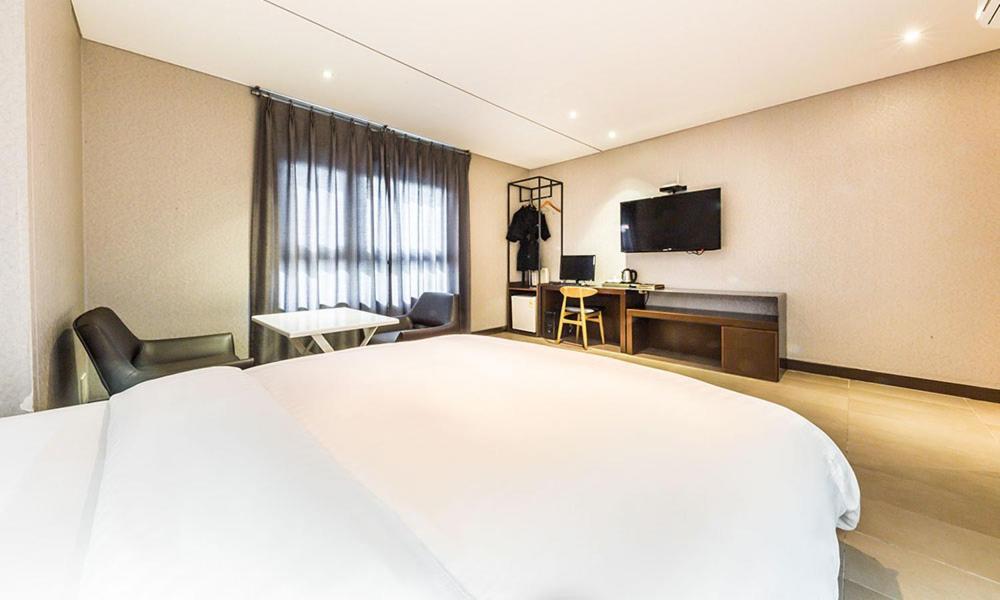 Yeongdeungpo Lifestyle F Hotel โซล ภายนอก รูปภาพ