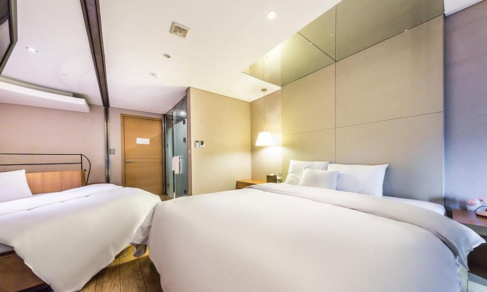 Yeongdeungpo Lifestyle F Hotel โซล ภายนอก รูปภาพ