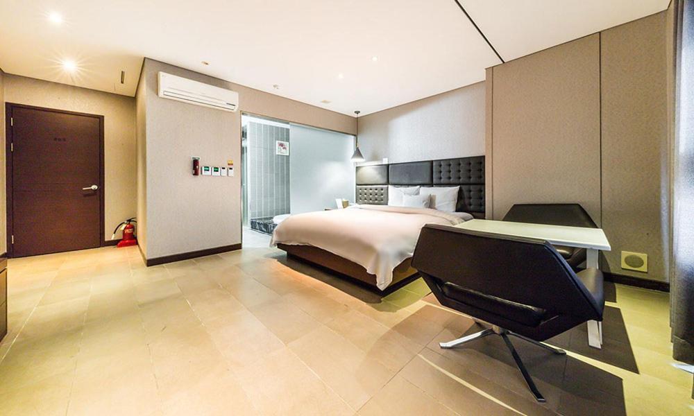 Yeongdeungpo Lifestyle F Hotel โซล ภายนอก รูปภาพ