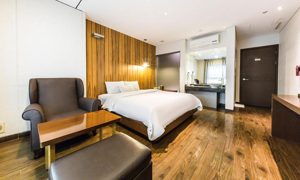 Yeongdeungpo Lifestyle F Hotel โซล ภายนอก รูปภาพ