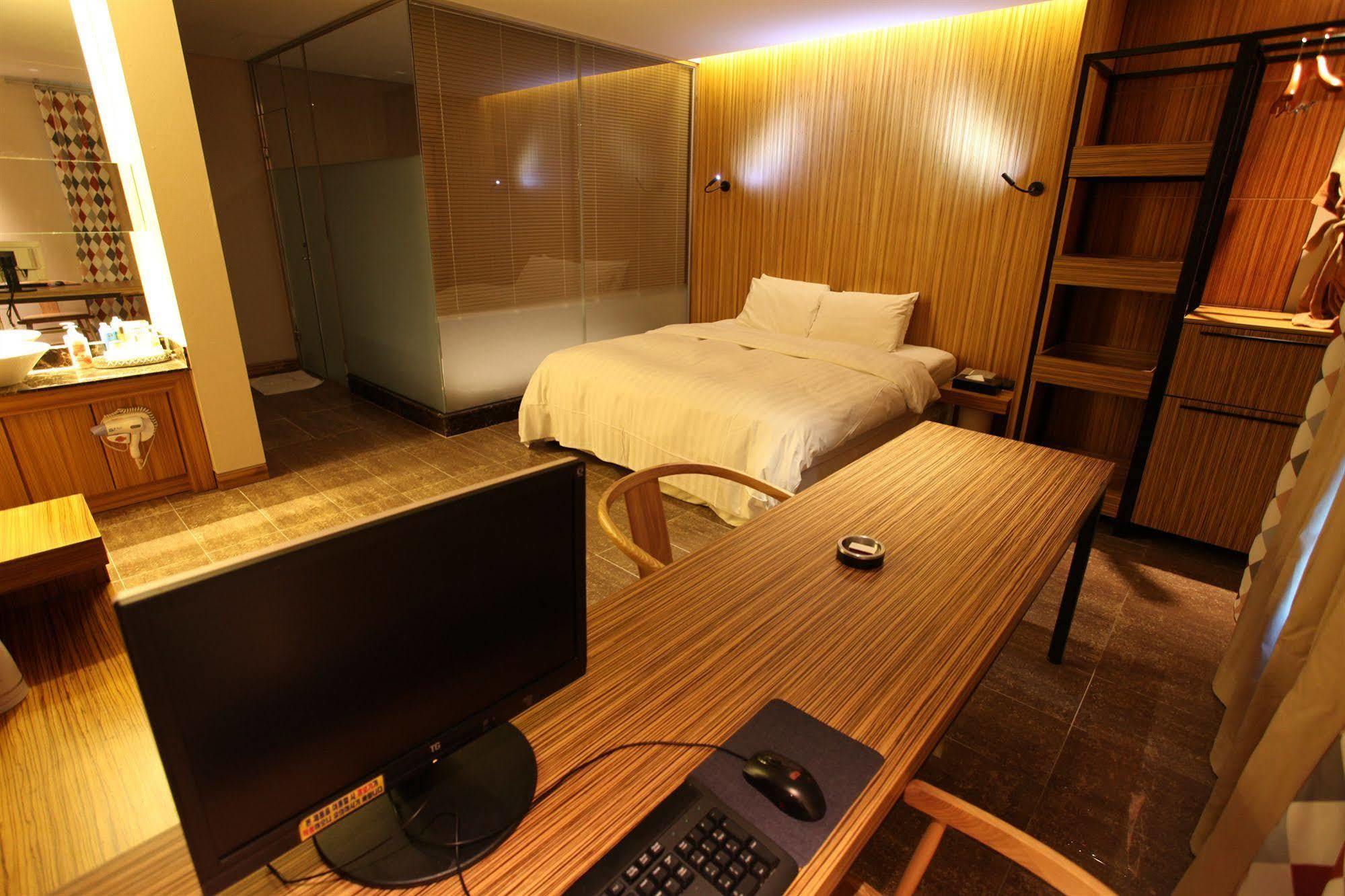 Yeongdeungpo Lifestyle F Hotel โซล ภายนอก รูปภาพ