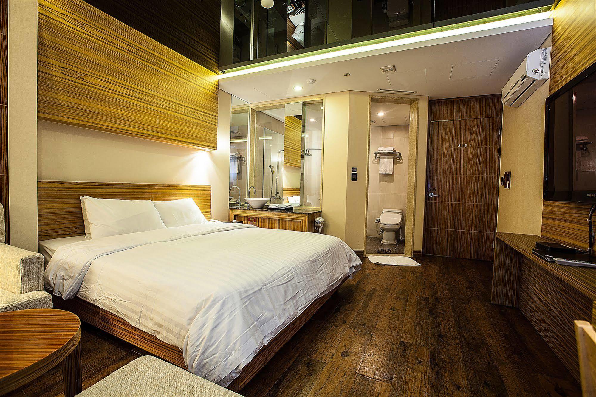 Yeongdeungpo Lifestyle F Hotel โซล ภายนอก รูปภาพ