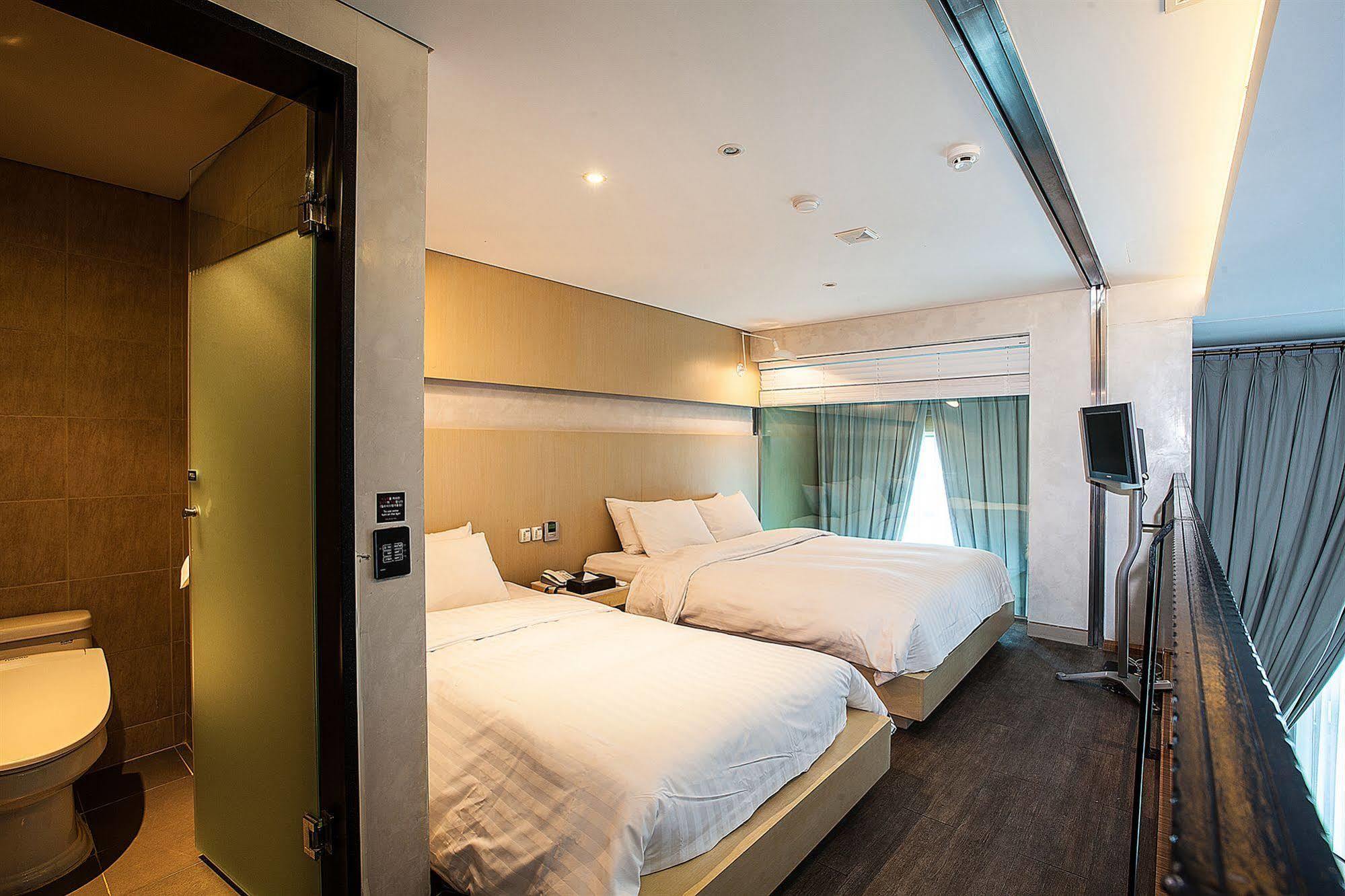 Yeongdeungpo Lifestyle F Hotel โซล ภายนอก รูปภาพ